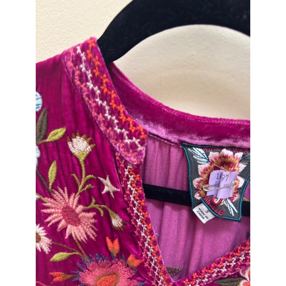 Johnny Was Ulla Velvet Easy V-Neck Blouse Fuchsia Pink Floral Embroidered Small - Picture 5 of 5
